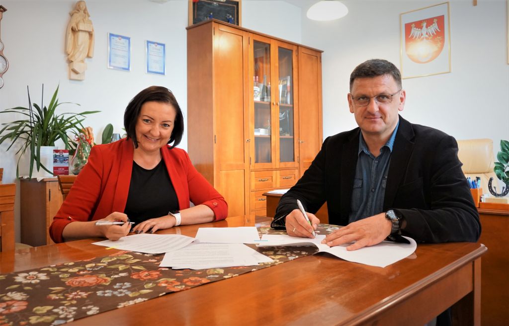 podpisanie umów na remonty dróg