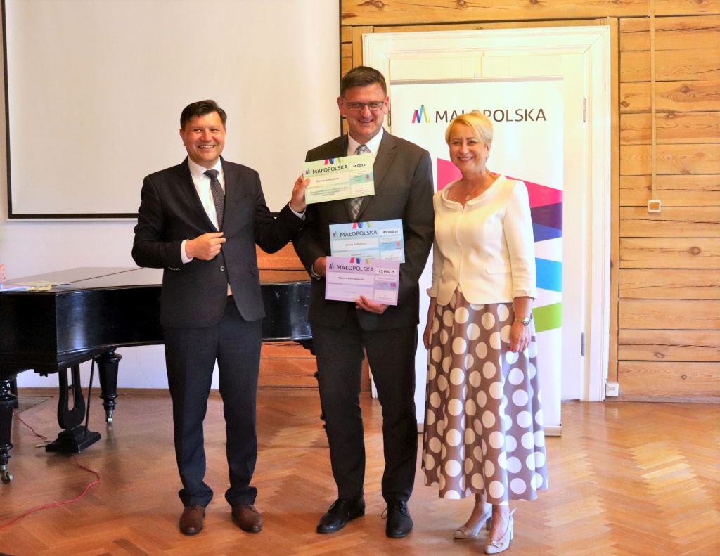 przekazanie promes burmistrzowi