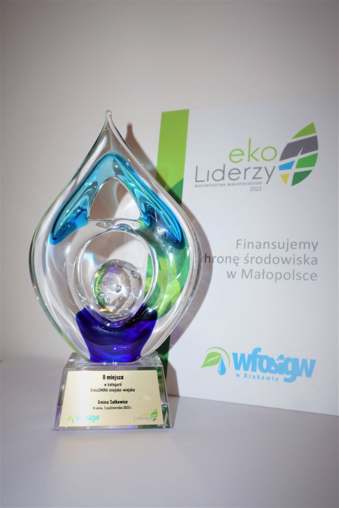 statuetka - nagroda ekolider dla Gminy Sułkowice