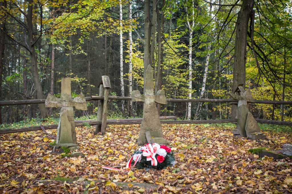 Mogiły konfederatów barskich w Lesie Groby